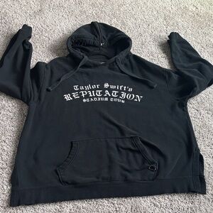 Taylor swift Black Reputation Stadium Tour Hoodie size xl